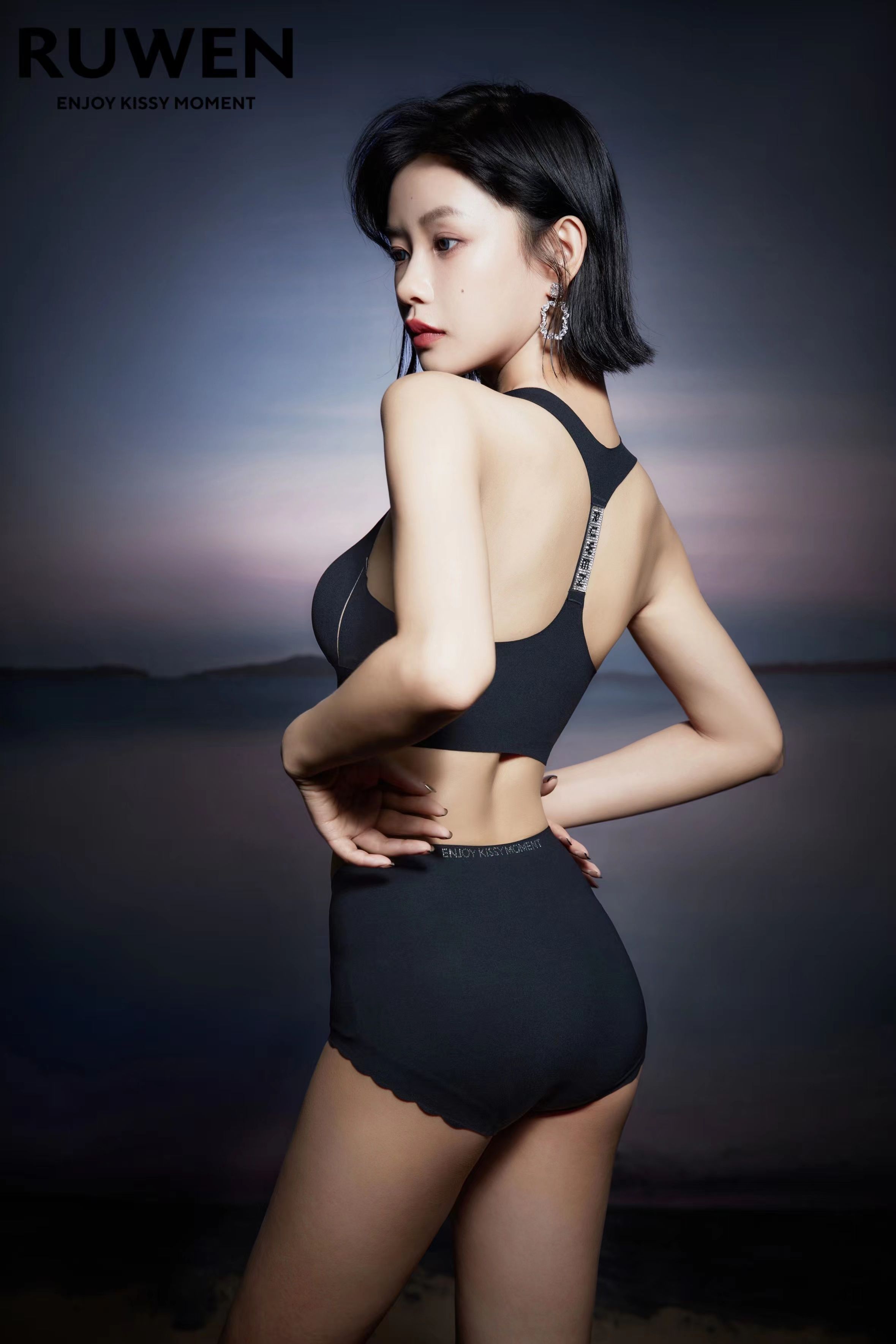 Kissy💋如吻 四週年鑽石Y背款 黑色