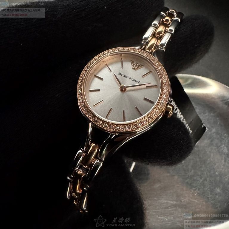 ARMANI手錶，編號AR00084，28mm玫瑰金圓形精鋼錶殼，銀白色簡約， 中二針顯示錶面，金銀相間精鋼錶帶款