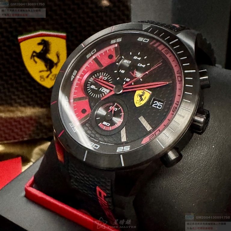FERRARI手錶，編號FE00105，46mm黑圓形精鋼錶殼，黑色三眼， 中三針顯示， 運動錶面，深黑色矽膠錶帶款