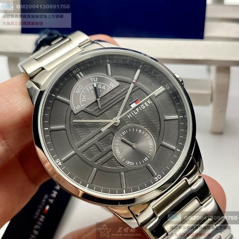 TommyHilfiger手錶，編號TH00021，44mm銀圓形精鋼錶殼，灰色雙眼錶面，銀色精鋼錶帶款，立體感十足!