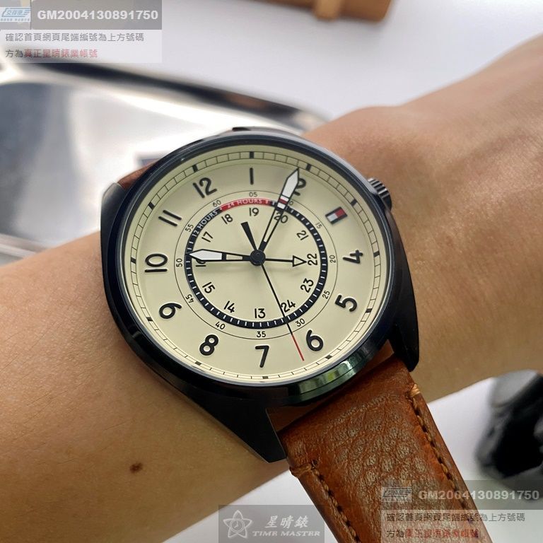 TommyHilfiger手錶，編號TH00033，44mm黑圓形精鋼錶殼，米黃色精密刻度錶面，咖啡色真皮皮革錶帶款