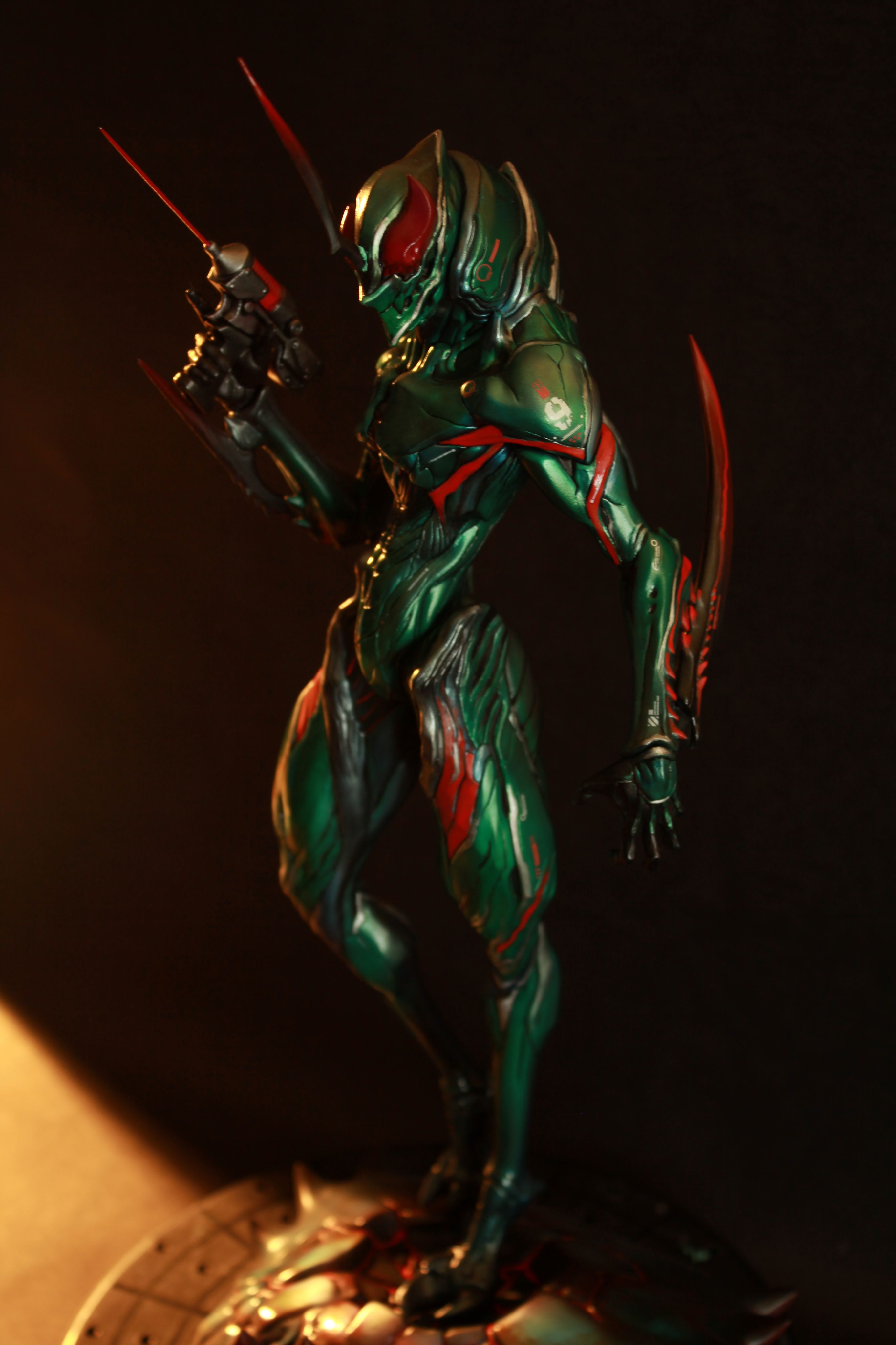 未塗裝   1/6 改造人間Mantis雕像