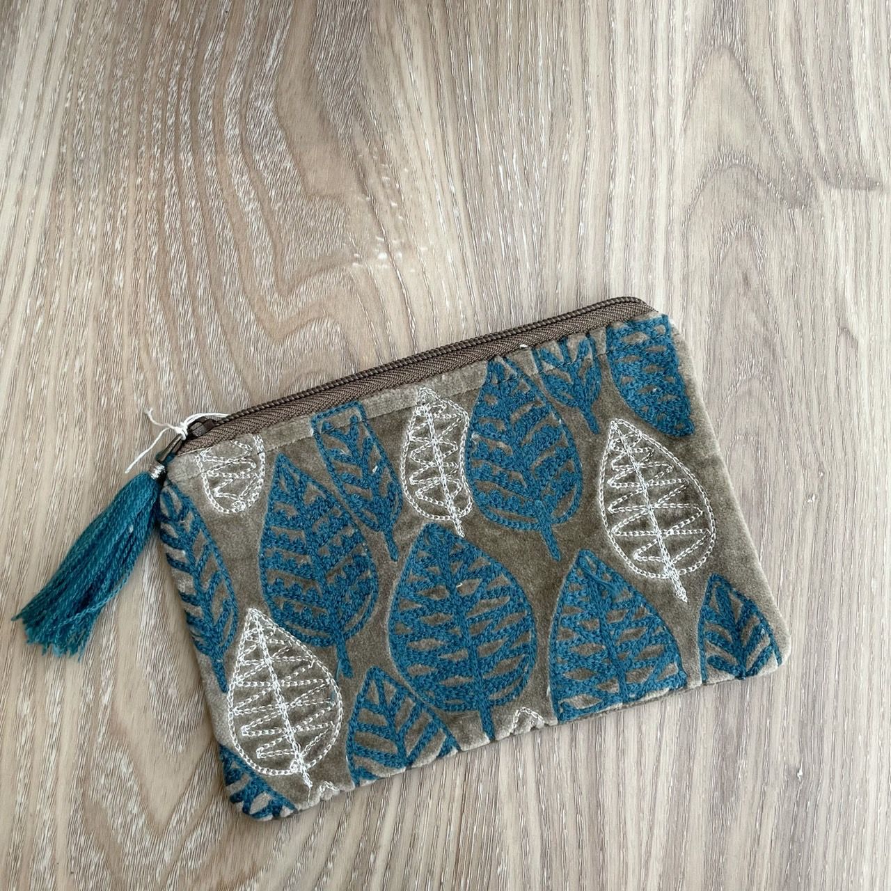 （折扣） 印度製 棉絲絨刺繡收納包