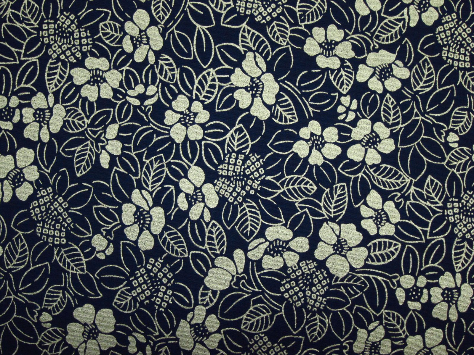 台灣製平織綿布-金蔥椿花群-深藍底-100%純綿、台灣製造