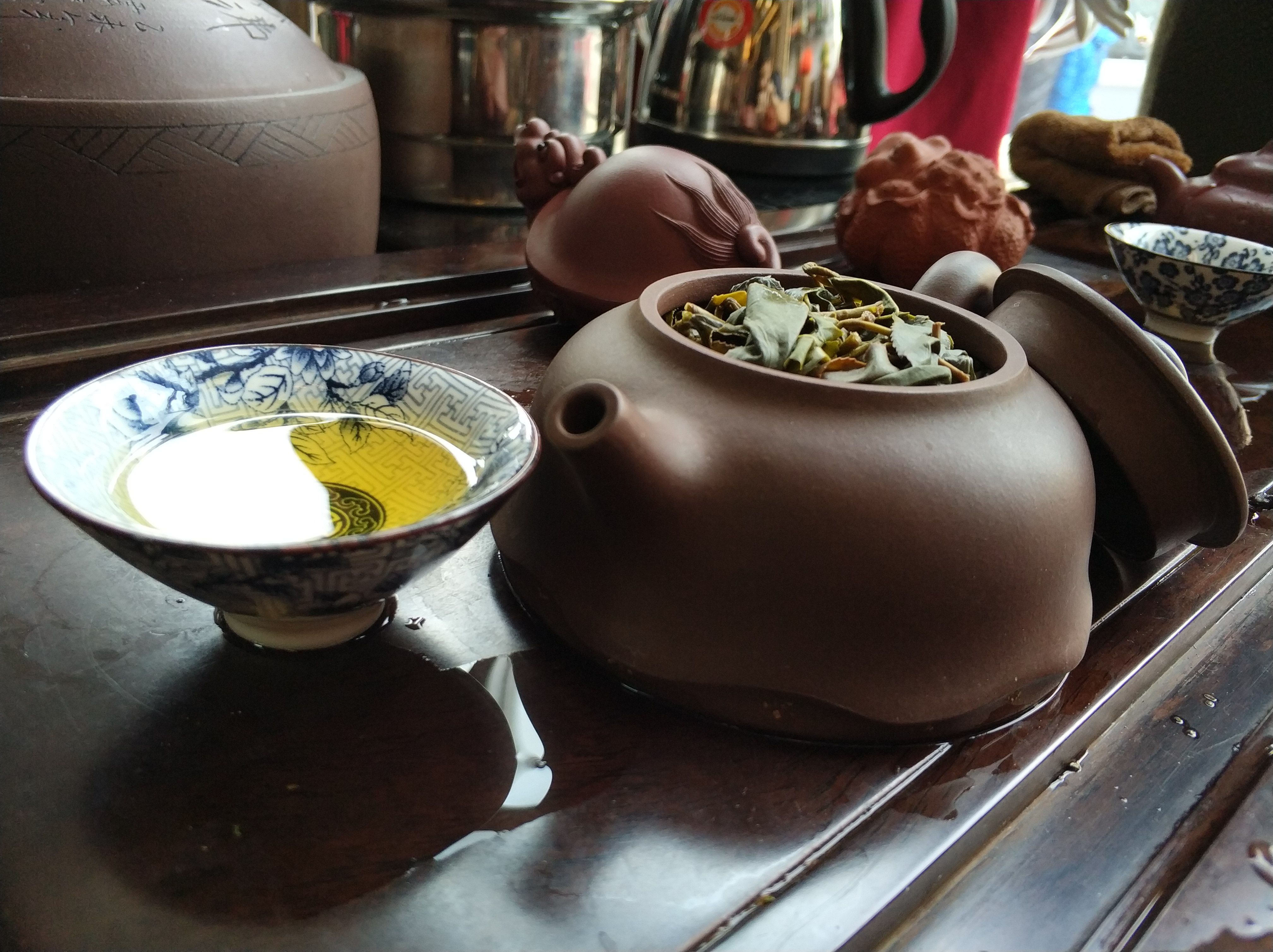 梨山茶，生烏龍茶/蜜烏龍茶