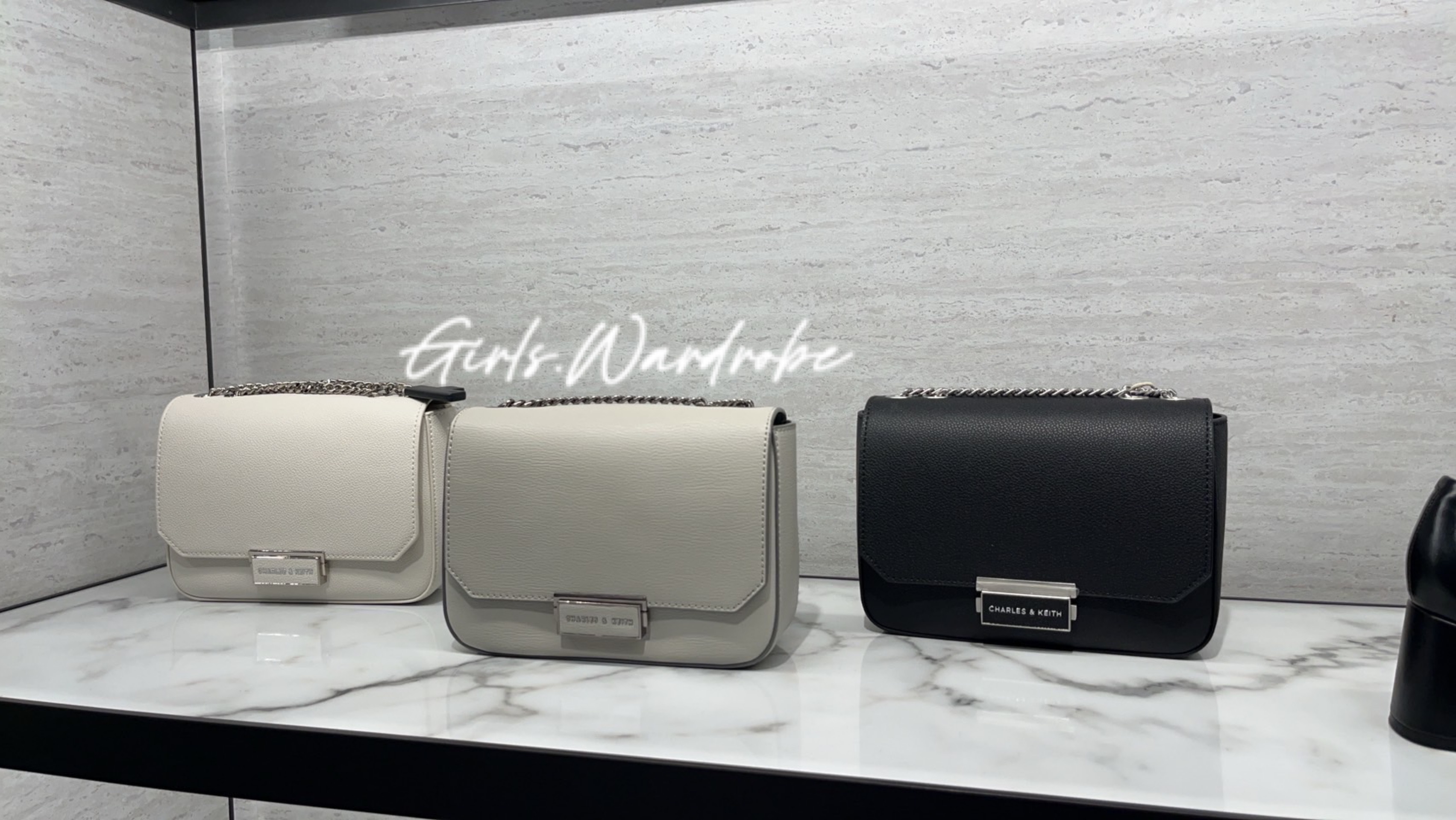 【𝐆𝐢𝐫𝐥𝐬.𝐖𝐚𝐫𝐝𝐫𝐨𝐛𝐞新加坡小CK正品代購】簡約鍊條單肩包 斜背包