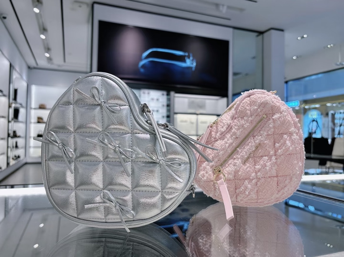 🇸🇬小ck甜酷愛心菱格/蝴蝶結鍊條斜背包