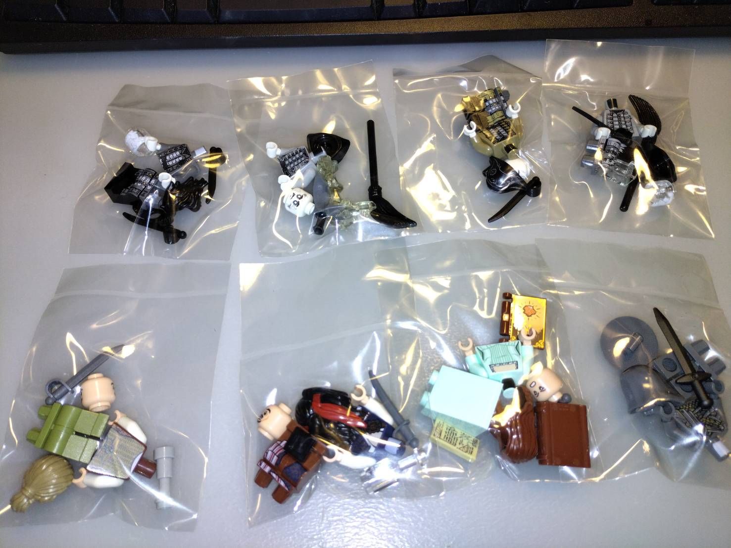 LEGO 71042  人偶組   共8個  全新未組裝