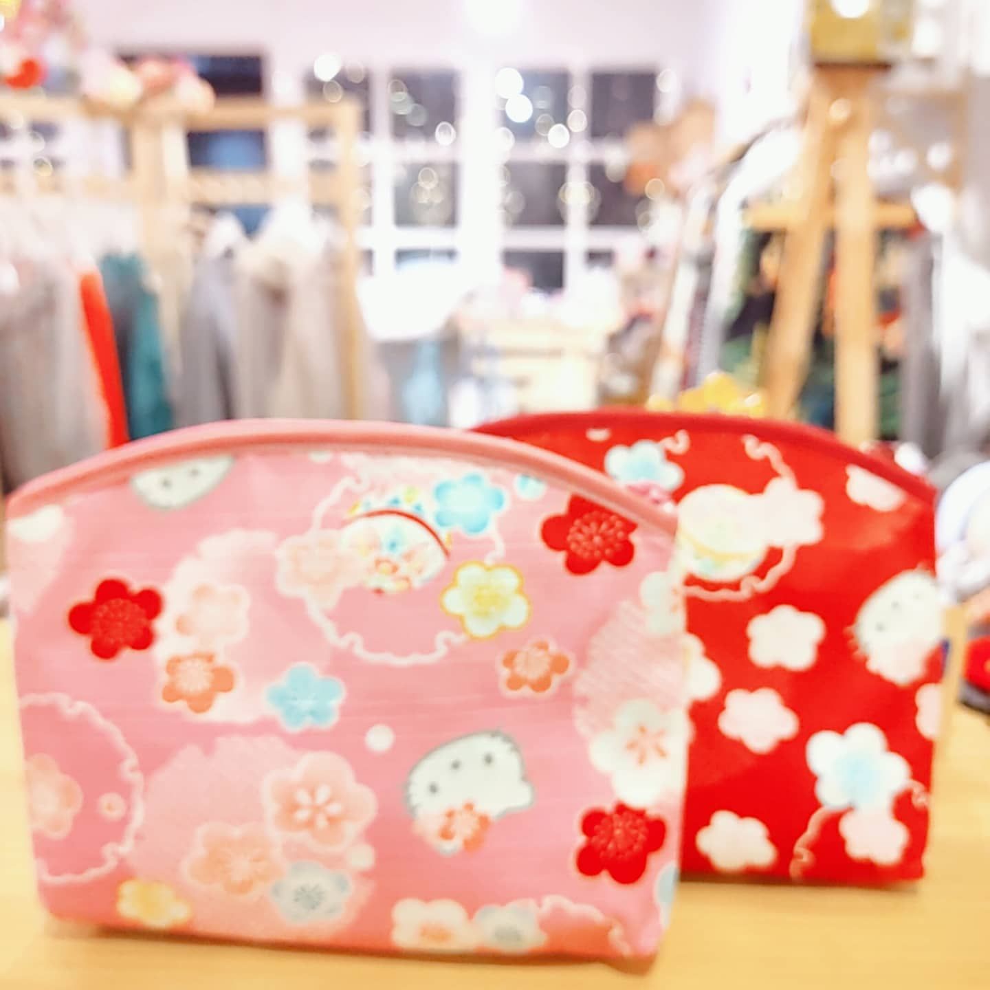 日本製Sanrio三麗鷗Kitty和風化粧包