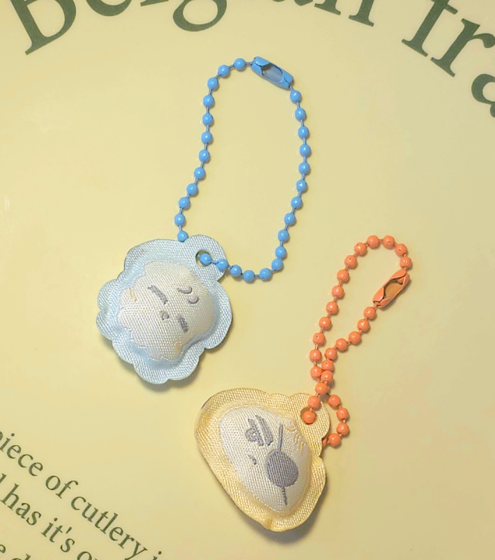 劉包子與金魷魚刺繡立體吊飾