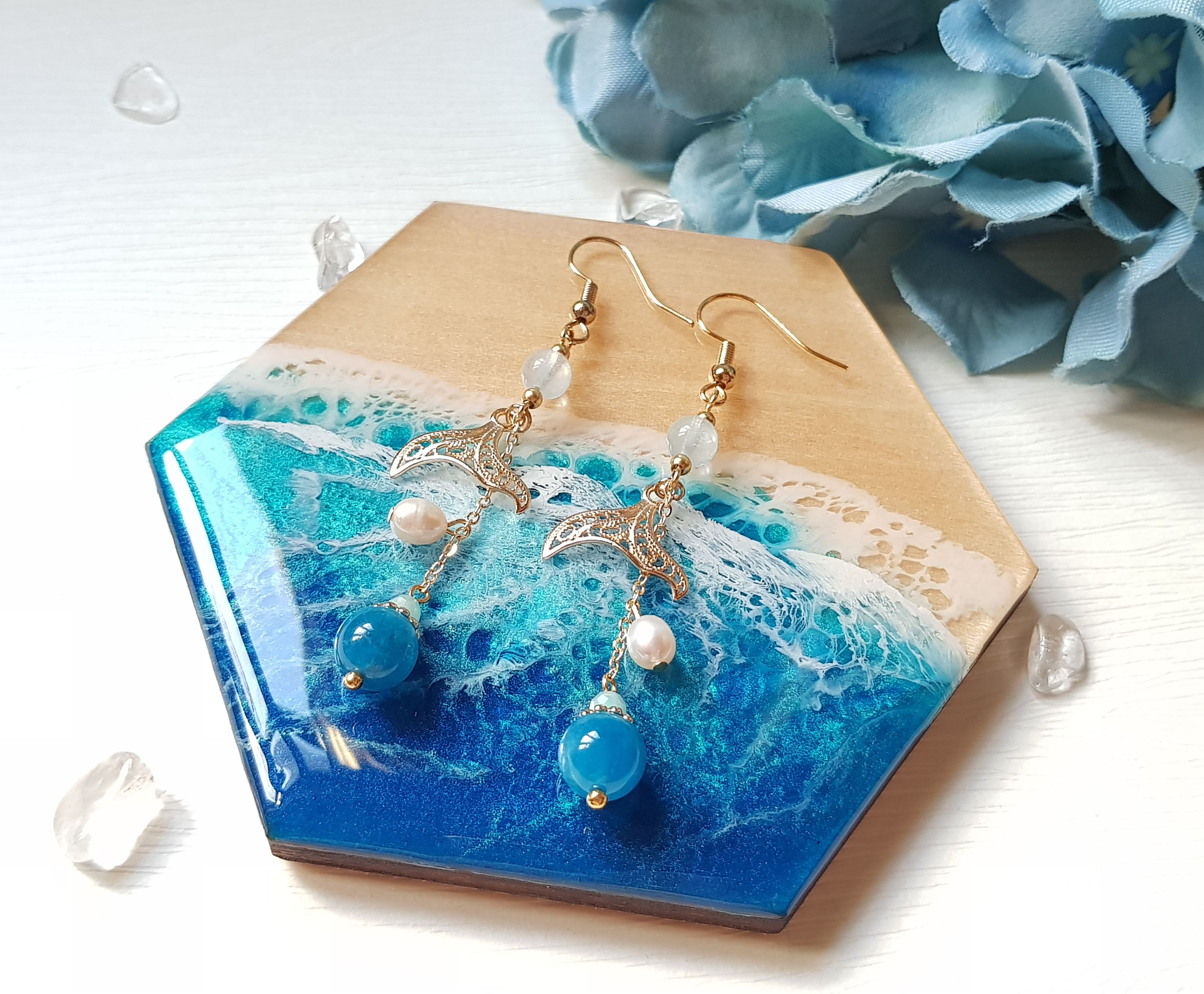 金色海洋中的美人魚