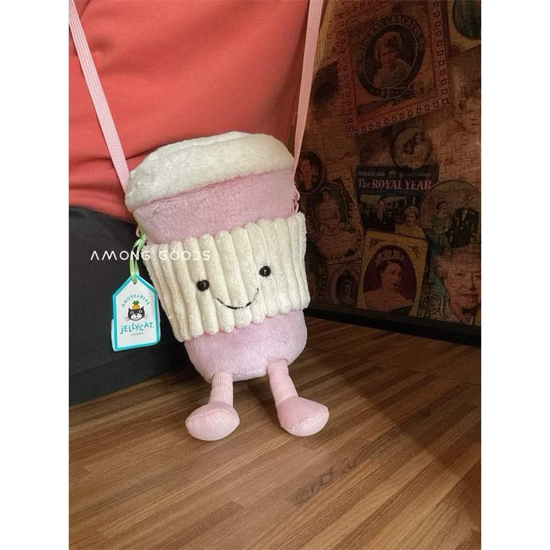 🔥最後現貨🔥AG選物➰英國代購 JELLYCAT 粉色拿鐵咖啡包 斜背包 Coffee-To-Go Pink Bag