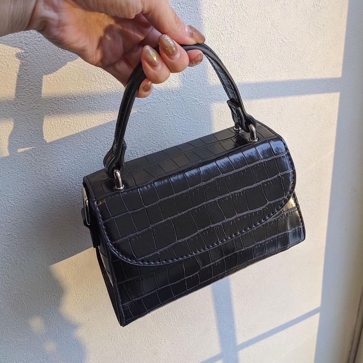 （折扣優惠）日牌 Moussy MINI GRAB 鱷魚壓紋小包