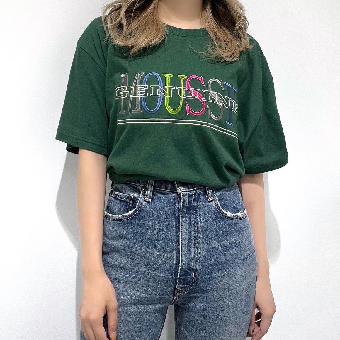 《折扣優惠》日牌 Moussy 彩色刺繡短tee