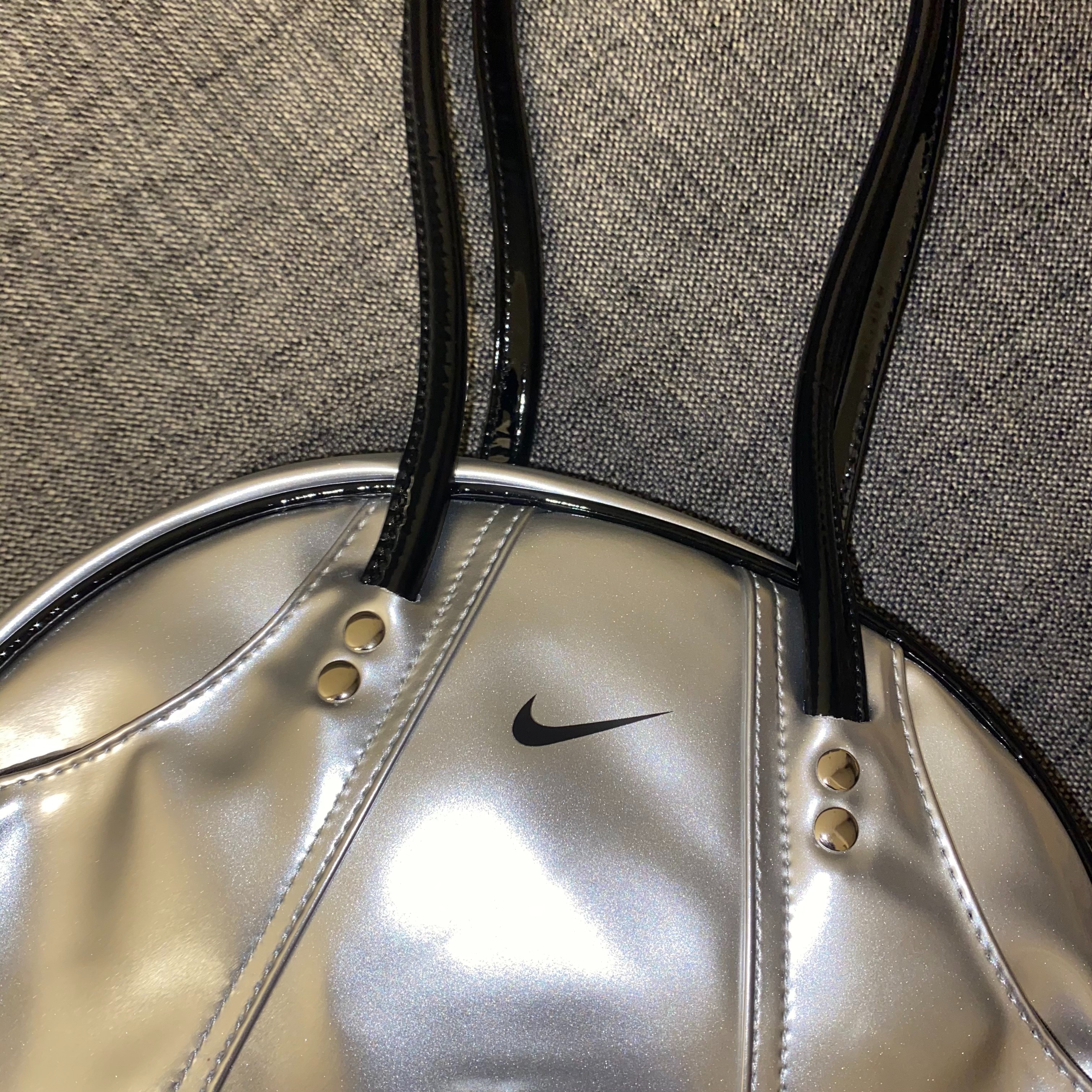 💛復古NIKE銀色漆皮手提肩背包💛