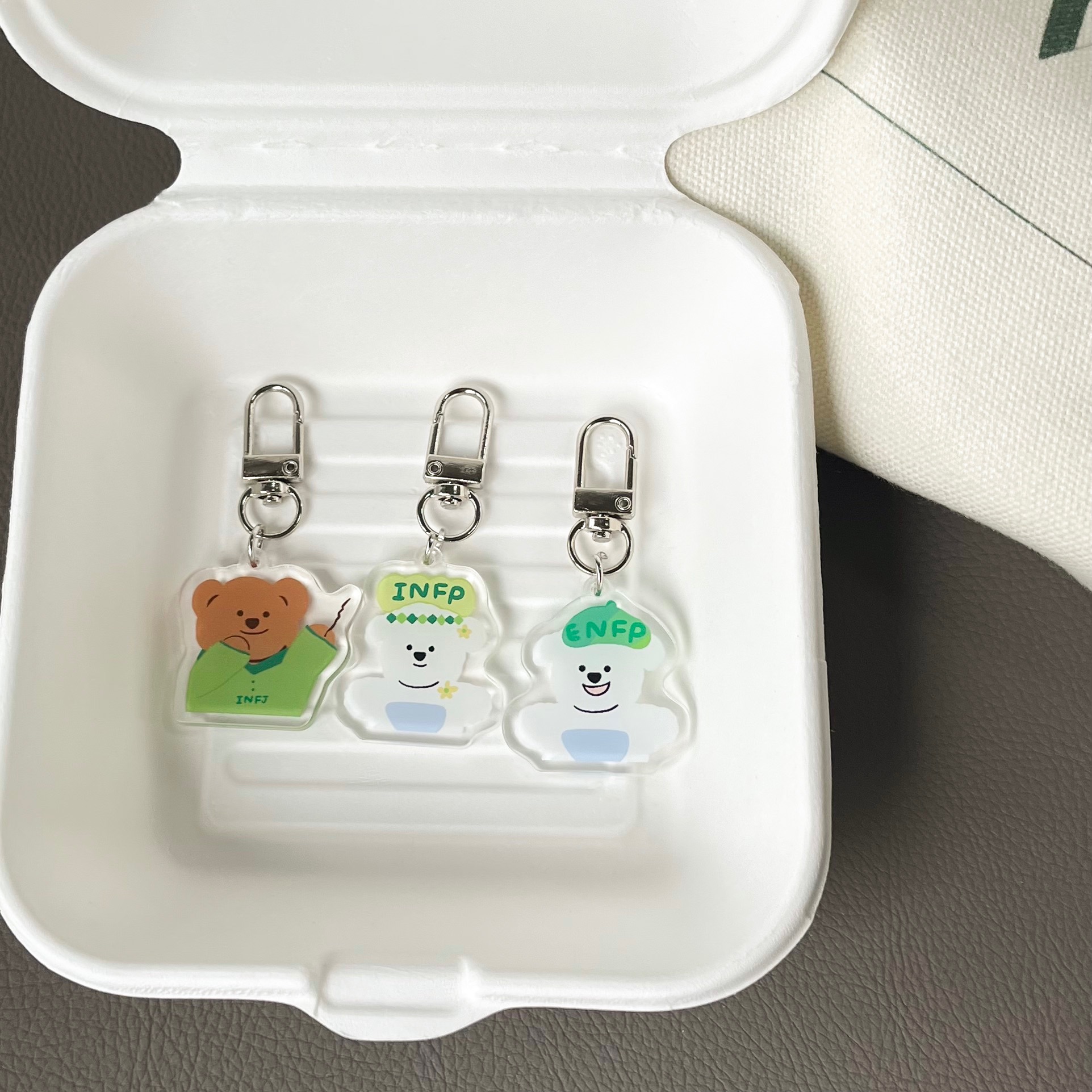 🔥熱銷🔥 MBTI 小狗小熊🧸 壓克力吊飾 耳機扣