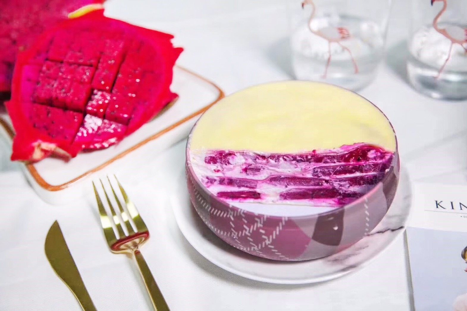 CCL-紅心火龍果鐵盒千層蛋糕4吋