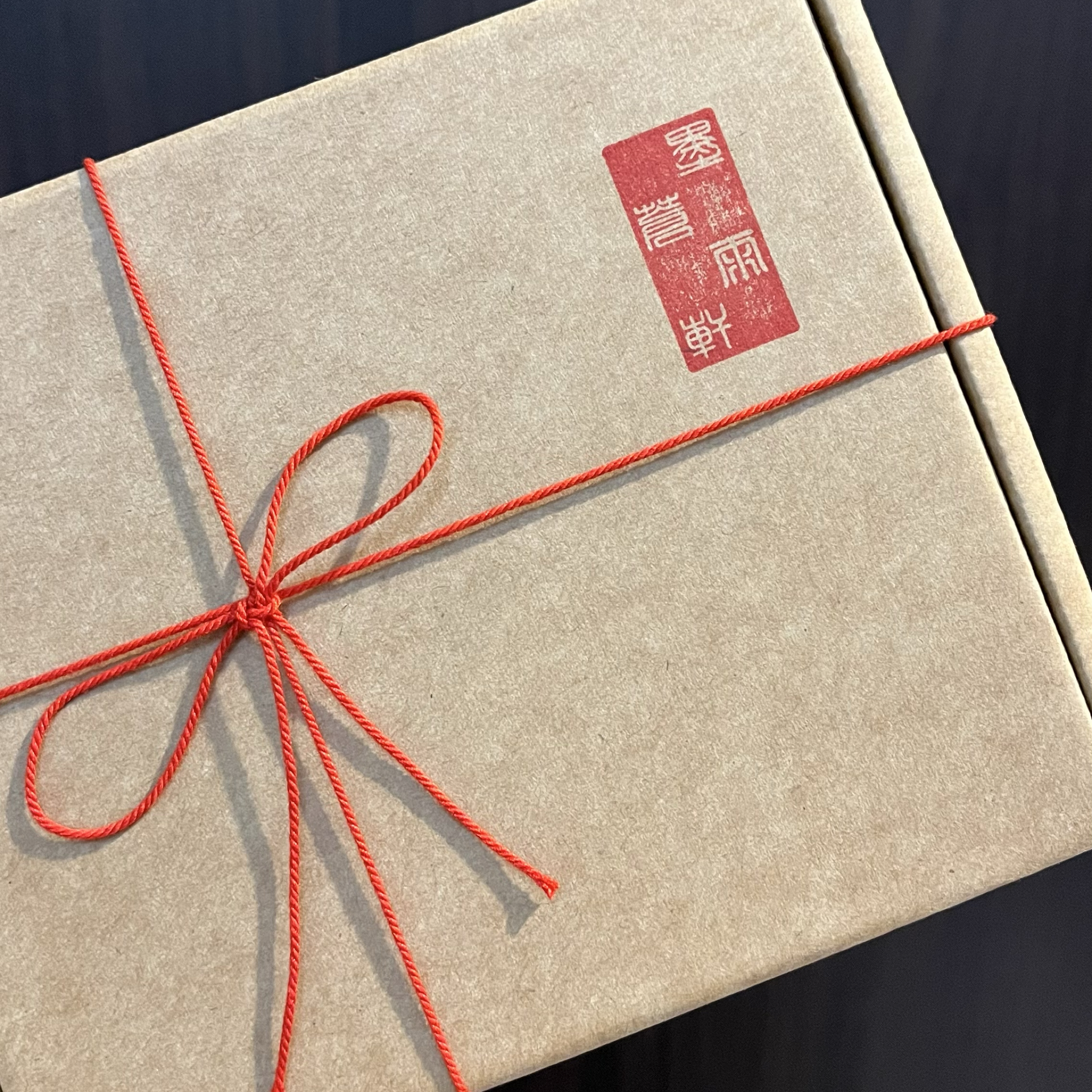 紙盒包裝｜髮夾系列單筆滿500元，會有紙盒包裝（除非長度塞不進去）