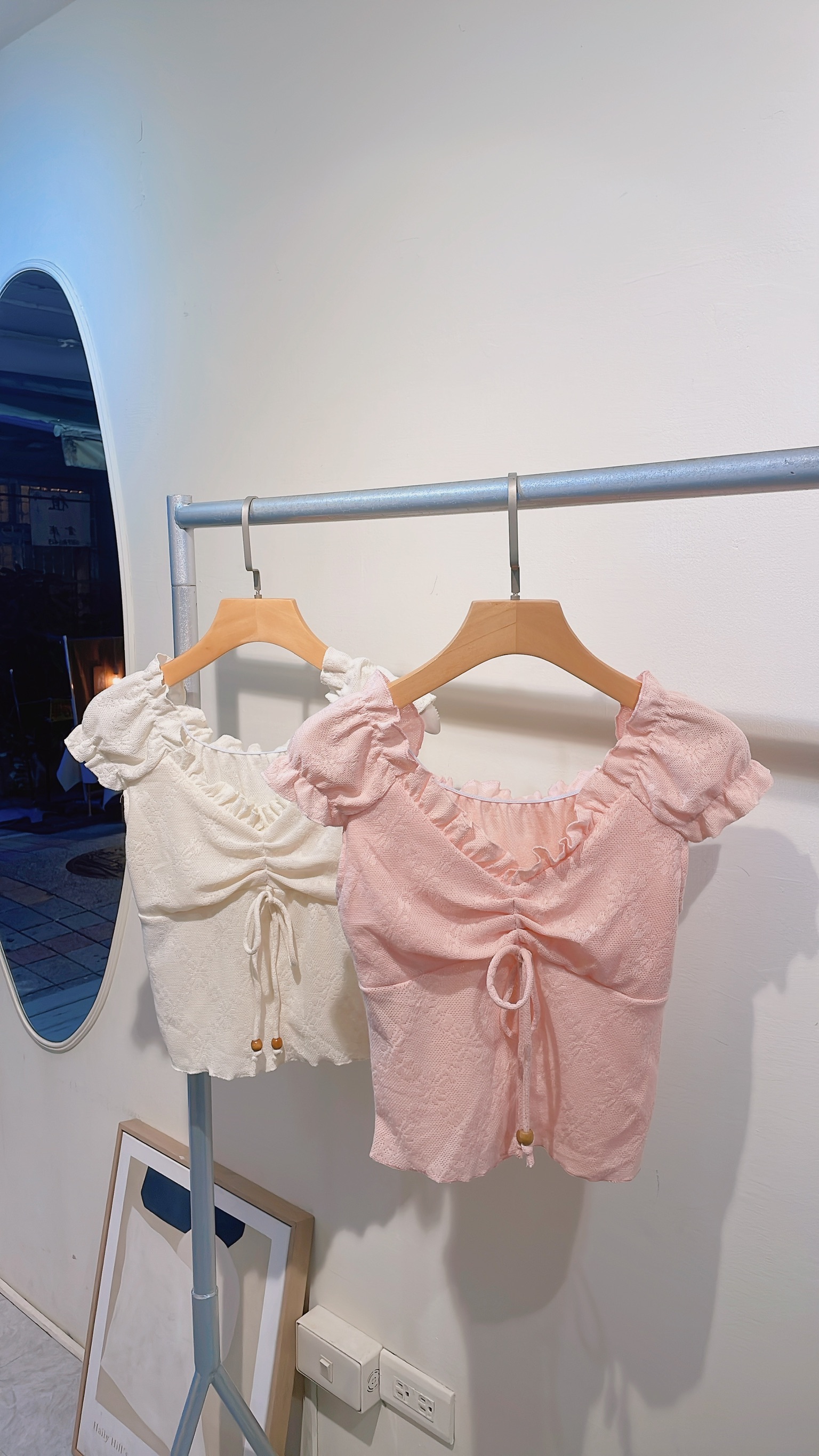 荷葉造型抓皺上衣