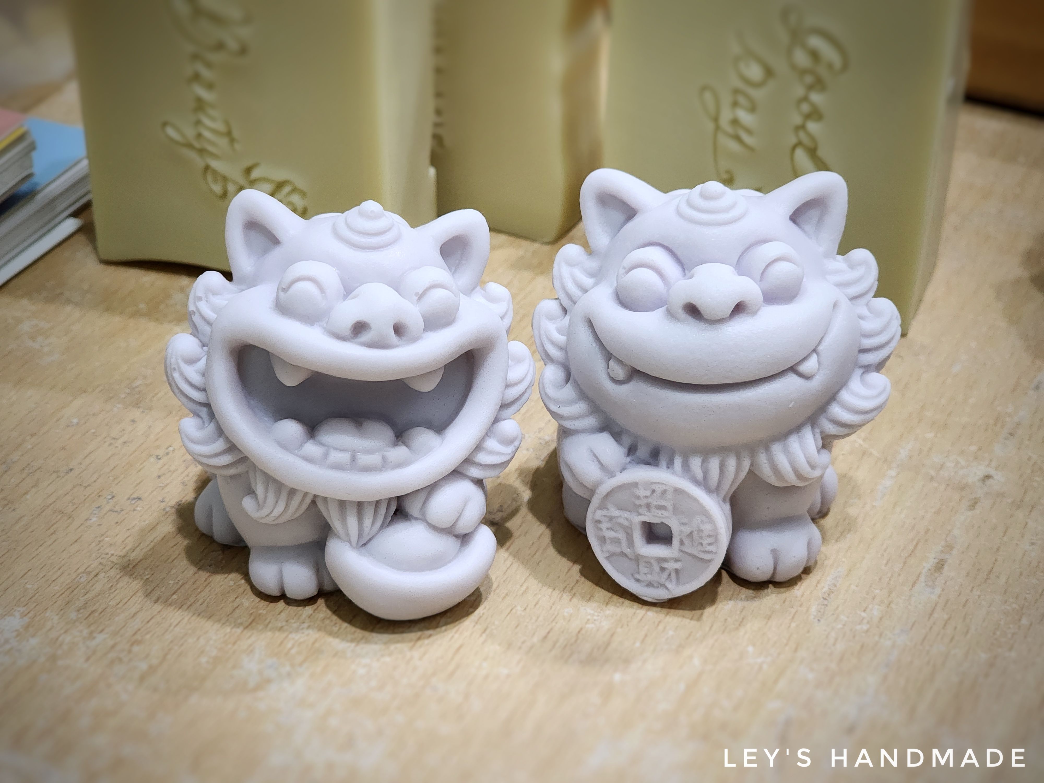 [B042〕元寶銅錢風獅爺皂基皂