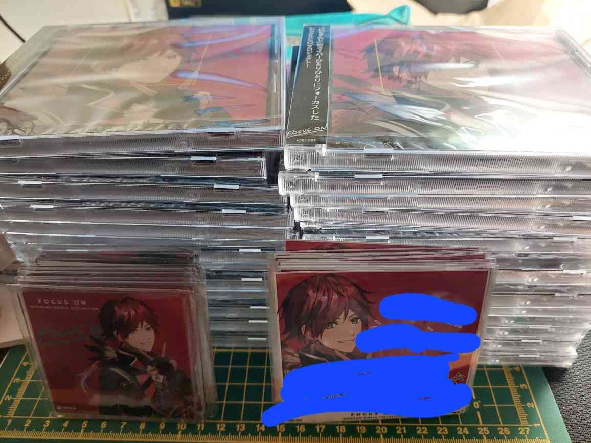 FOCUS ON - NIJISANJI SINGLE COLLECTION - ローレン・イロアス