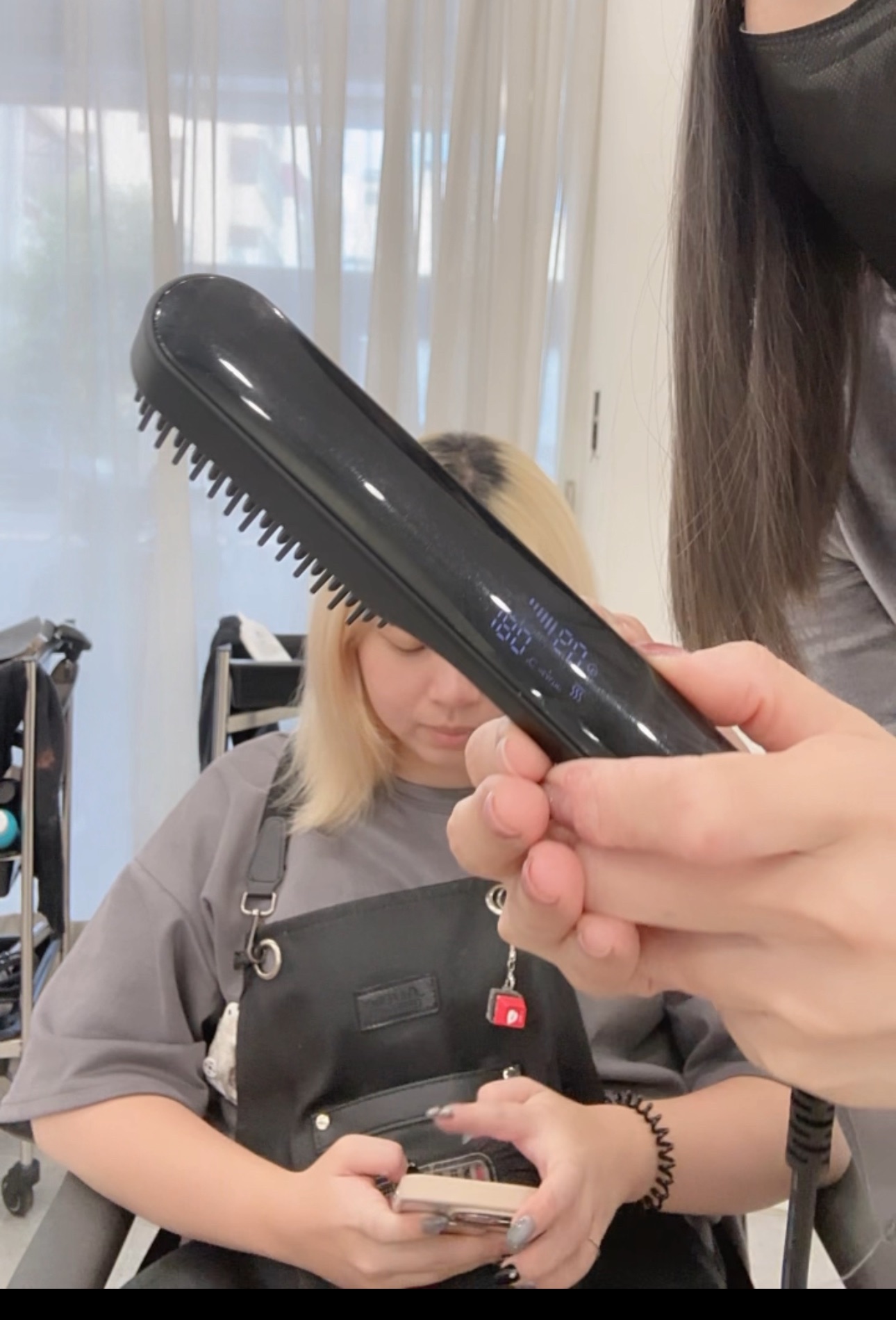不燙手離子梳