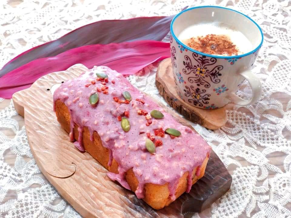 紫羅蘭雙莓旅行蛋糕  ＂果乾滿滿， 女性最愛!!＂