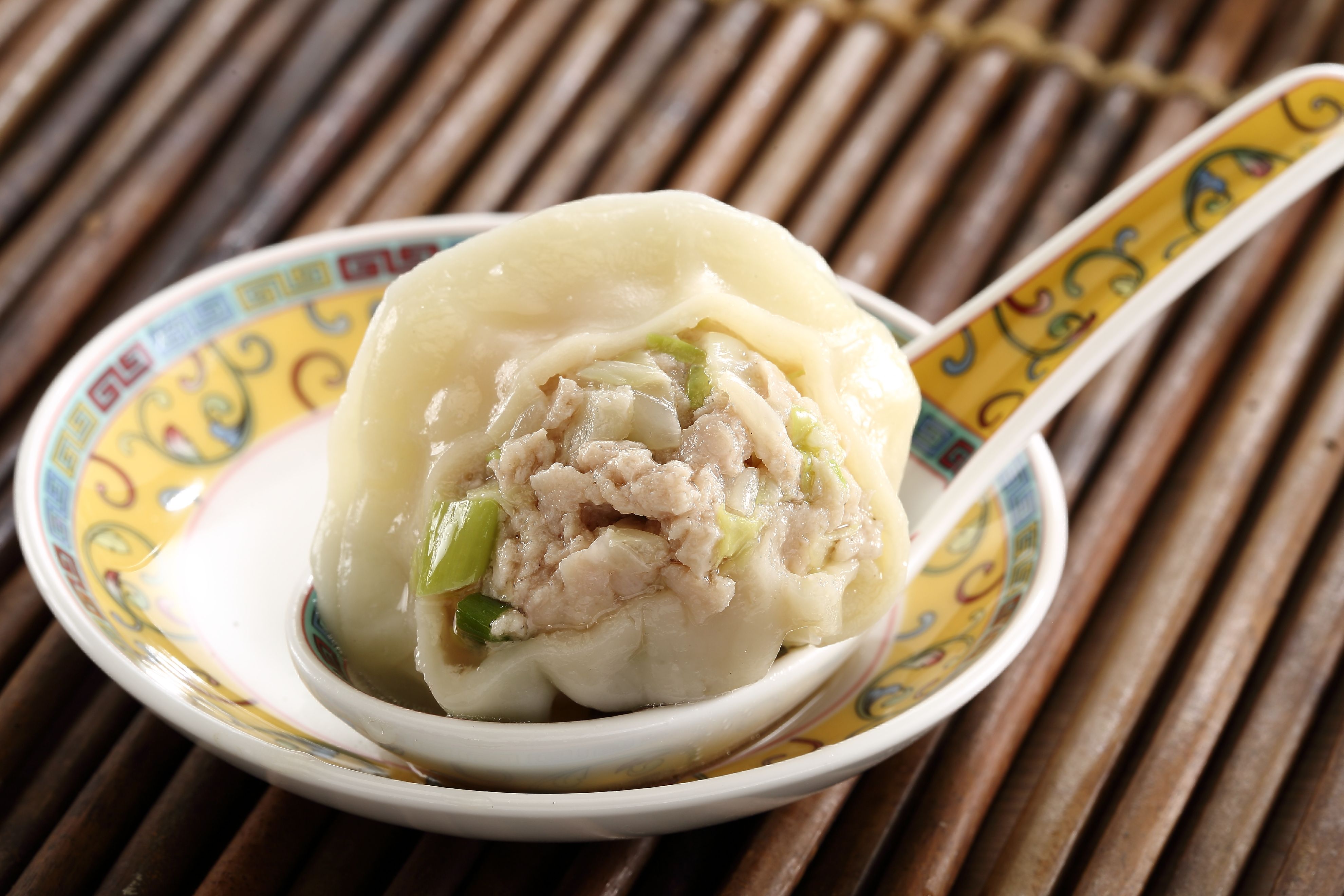 任意購買6包 可加購1包高麗菜豬肉水餃（請注意加購條件）