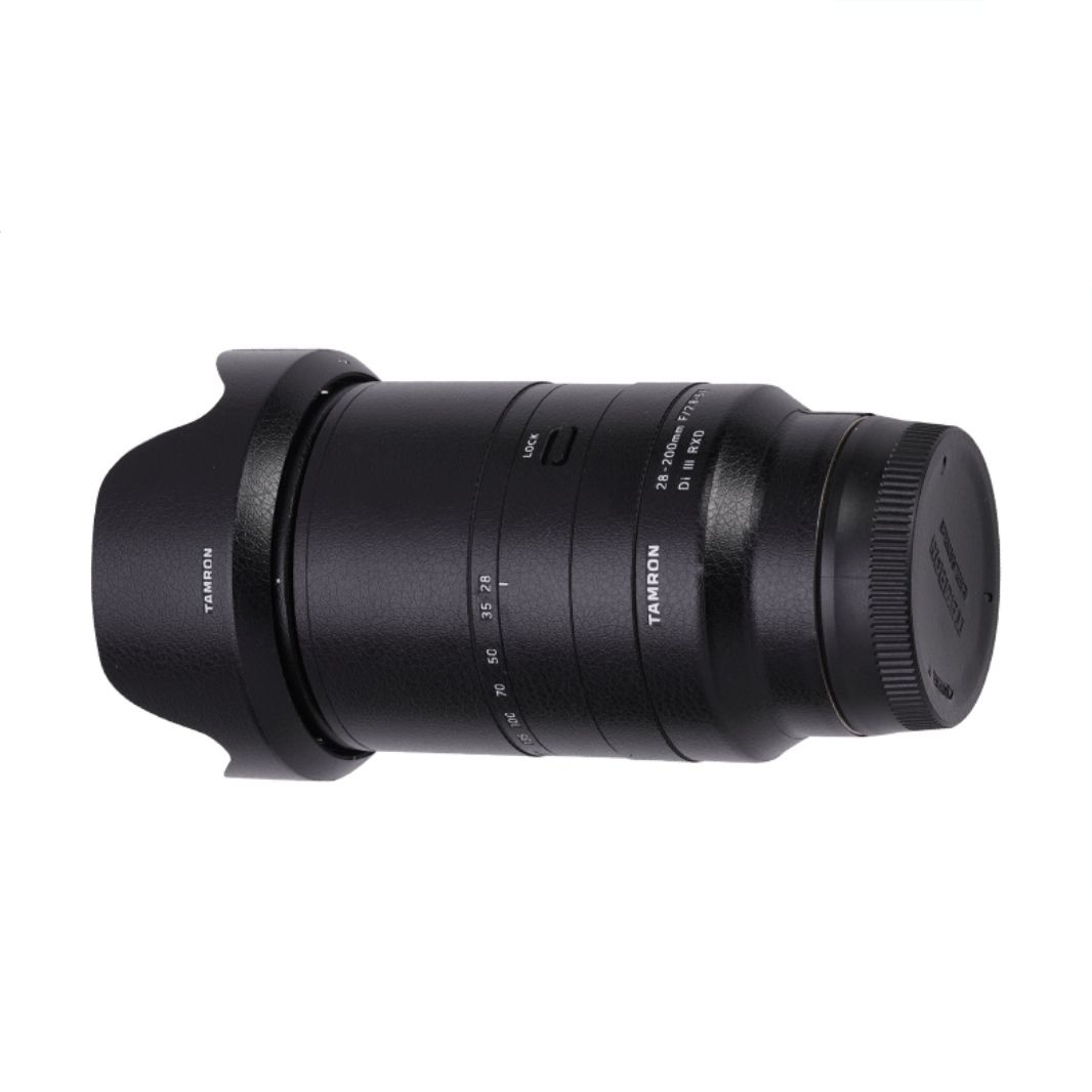 『Tamron 28-200mm F2.8-5.6 Sony FE口 鏡頭貼膜（蒙皮紋款式）』