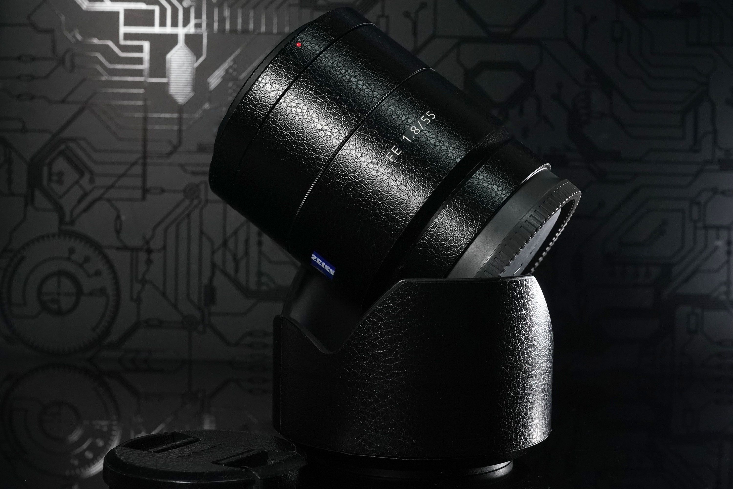 『SONY FE 55mm F1.8 ZA 鏡頭貼膜（蒙皮紋款式）』