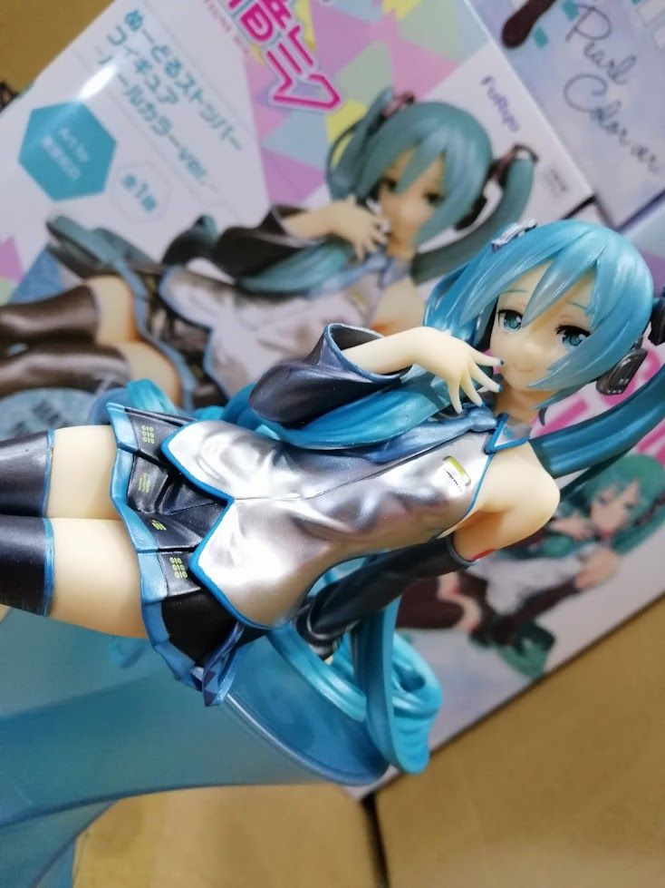 現貨 FURYU 限定版 初音 泡麵蓋 珍珠色 含底座