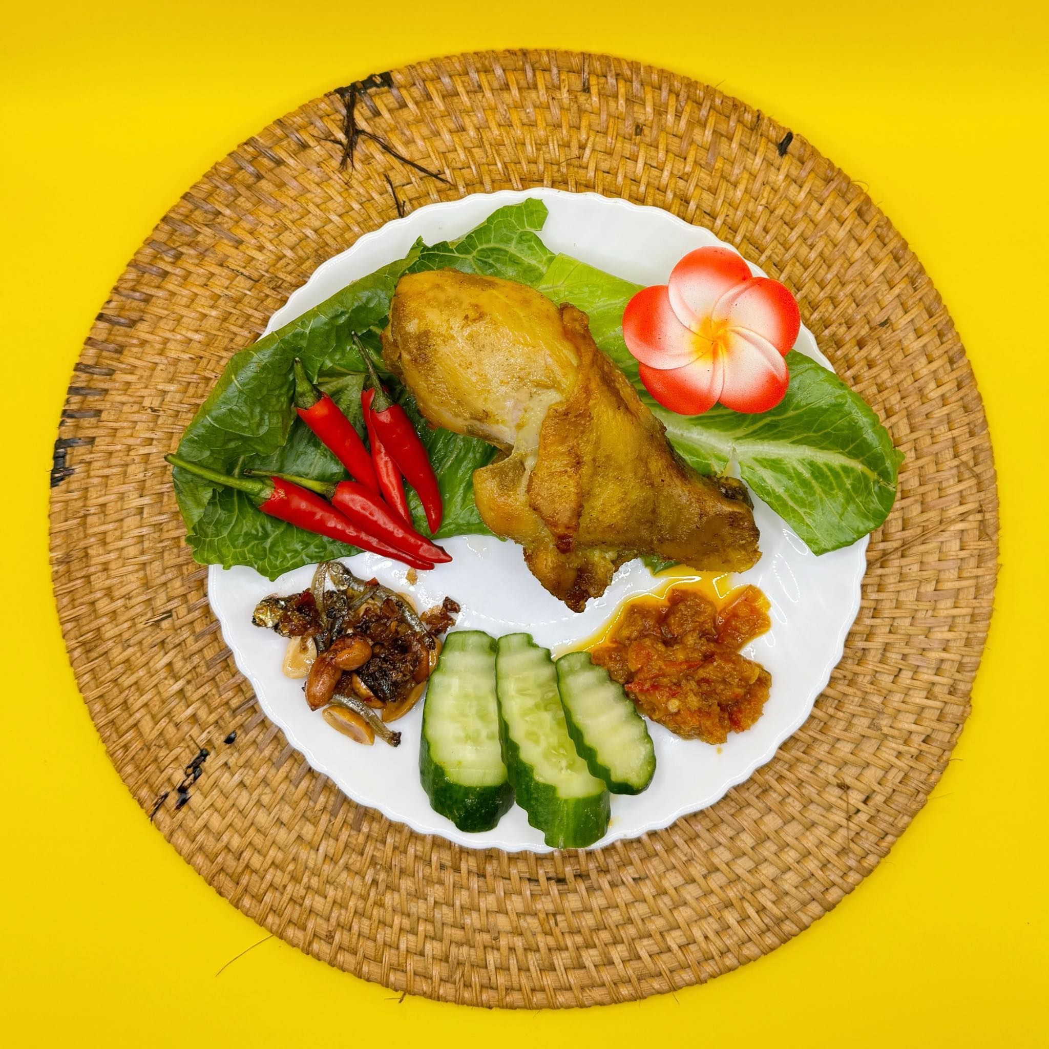 Ayam ungkep Sulawesi 南洋炸雞腿