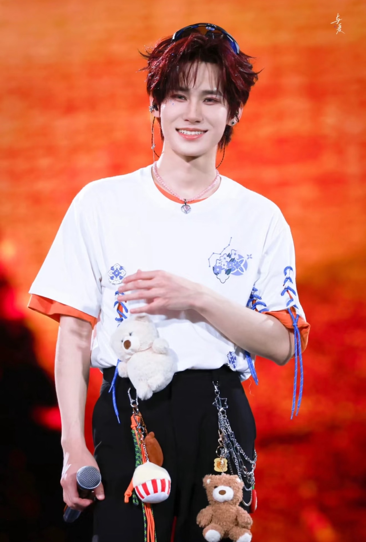 劉耀文大連演唱會同款 吉福特熊毛絨掛件