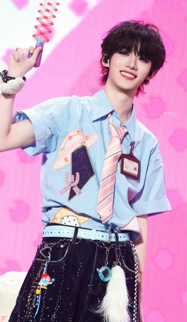 時代少年團演唱會同款 YOYO右右醬萌趣歪頭系列iconbox手辦盲盒