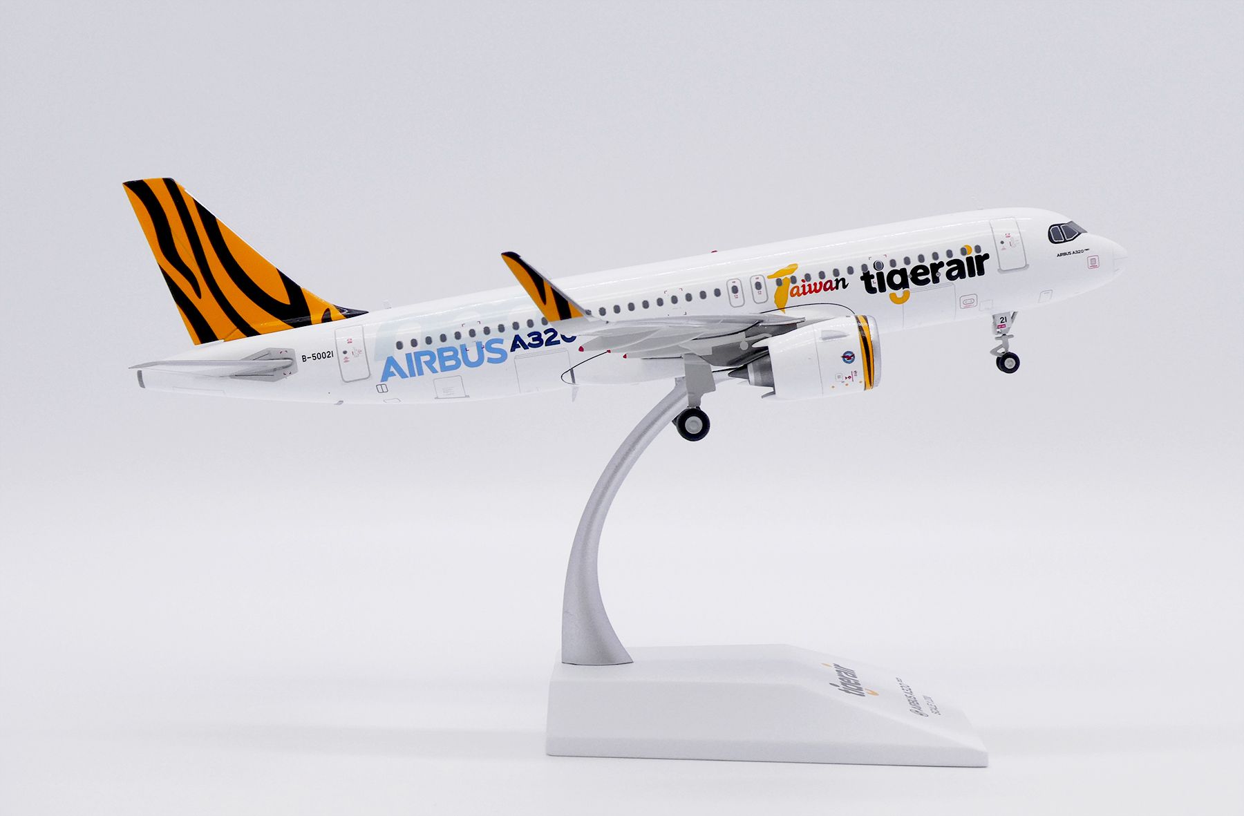 JC Wings 1:200 台灣虎航 A320NEO 彩繪機 B-50021 金屬飛機模型（XX20115）