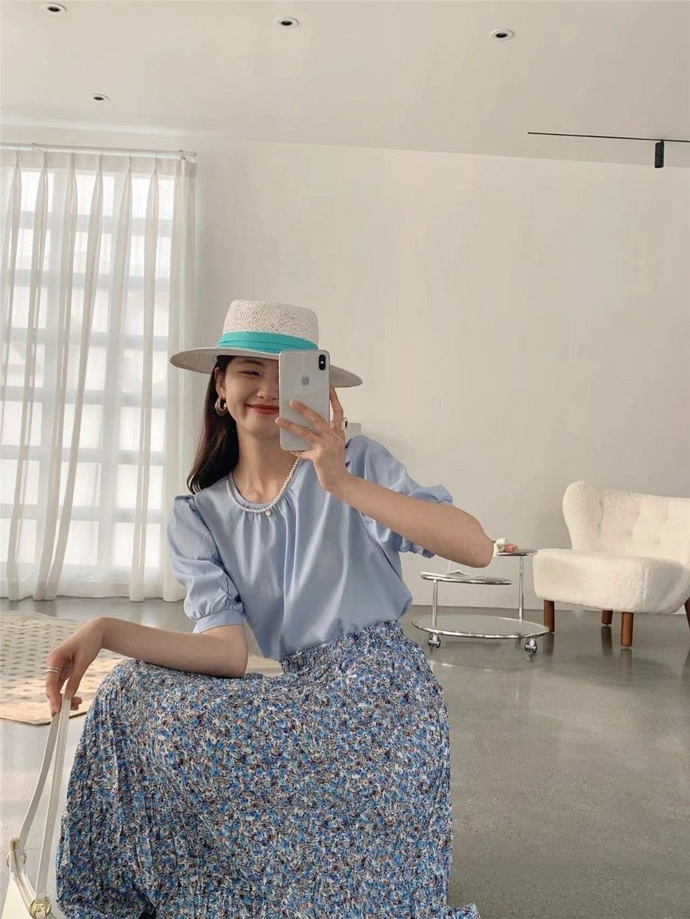 預購-2240韓版純色可拆珍珠鍊條上衣-藍色