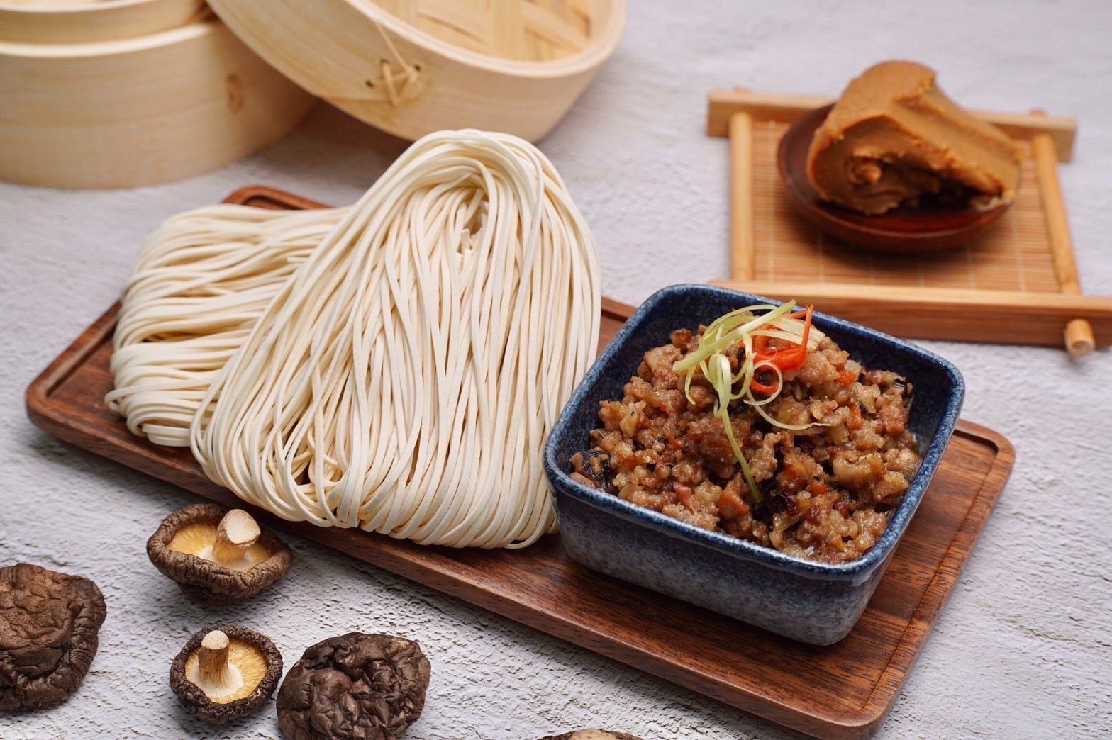 扒三碗肉燥