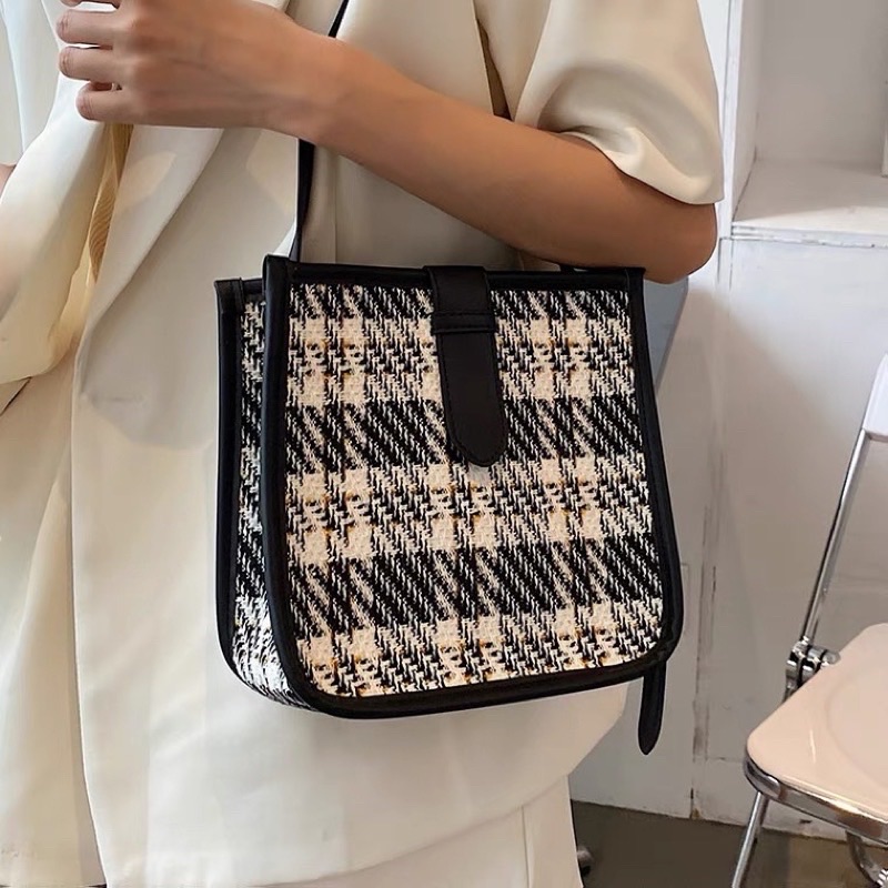 （現貨出清）韓妞毛呢格子單肩斜跨包