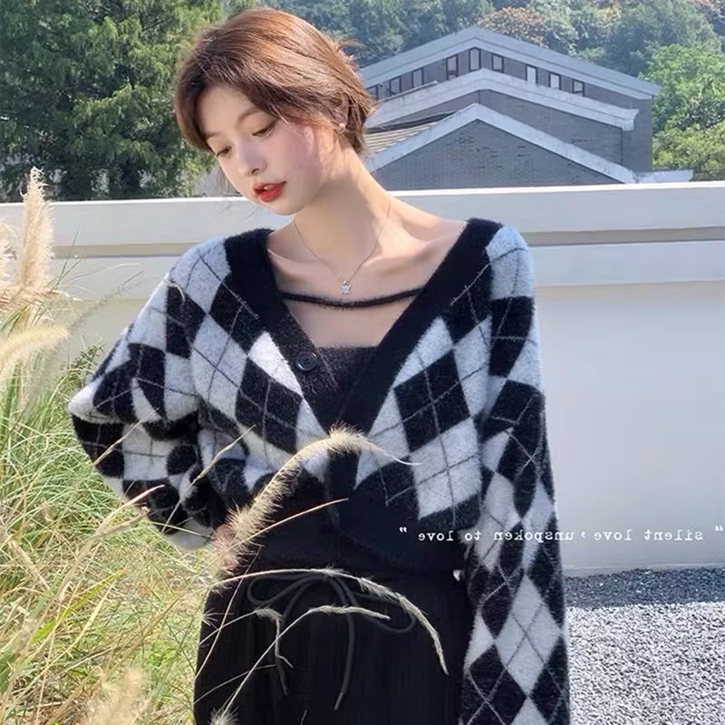 （現貨出清）菱格仿海毛針織罩衫+吊帶背心