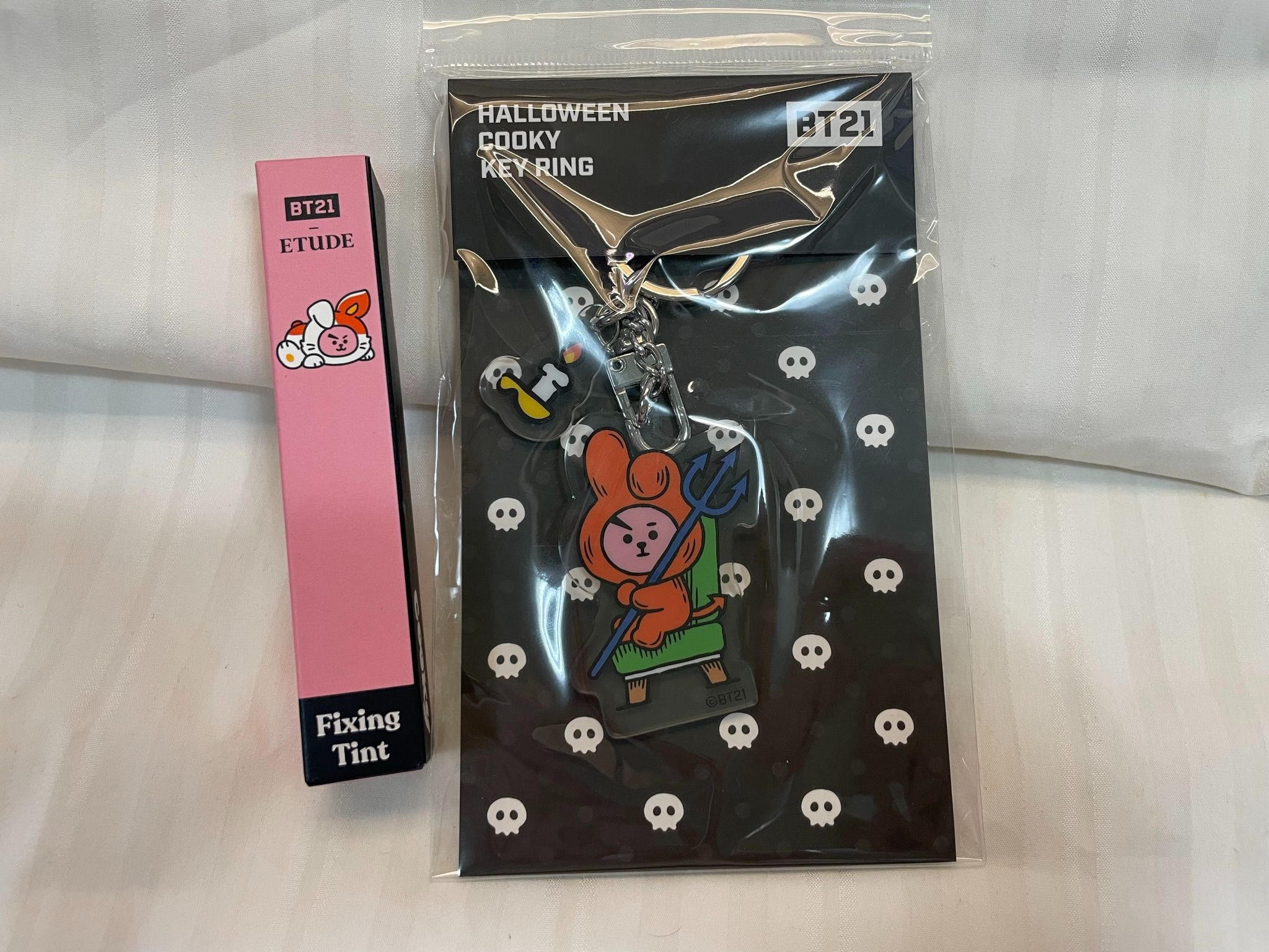 [全新]BT21-Cooky 萬聖節壓克力吊飾+ETUDE HOUSE兔年限定唇彩