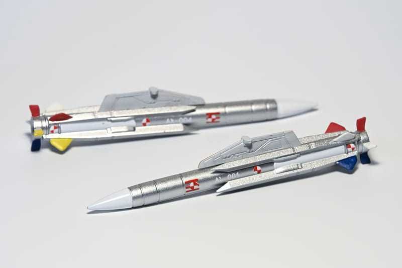 1/72 彩色版雄鷙反艦飛彈（空射雄三）