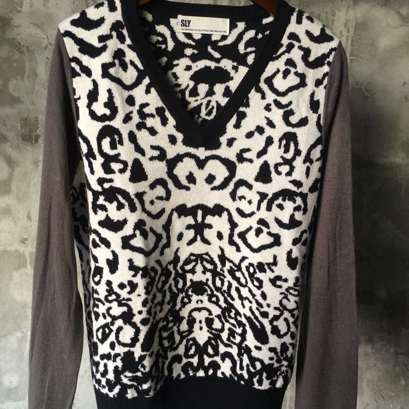 MOUSSY X 迪士尼 聯名 金色亮片米奇灰帽T +SLY 豹紋毛衣/尺寸1