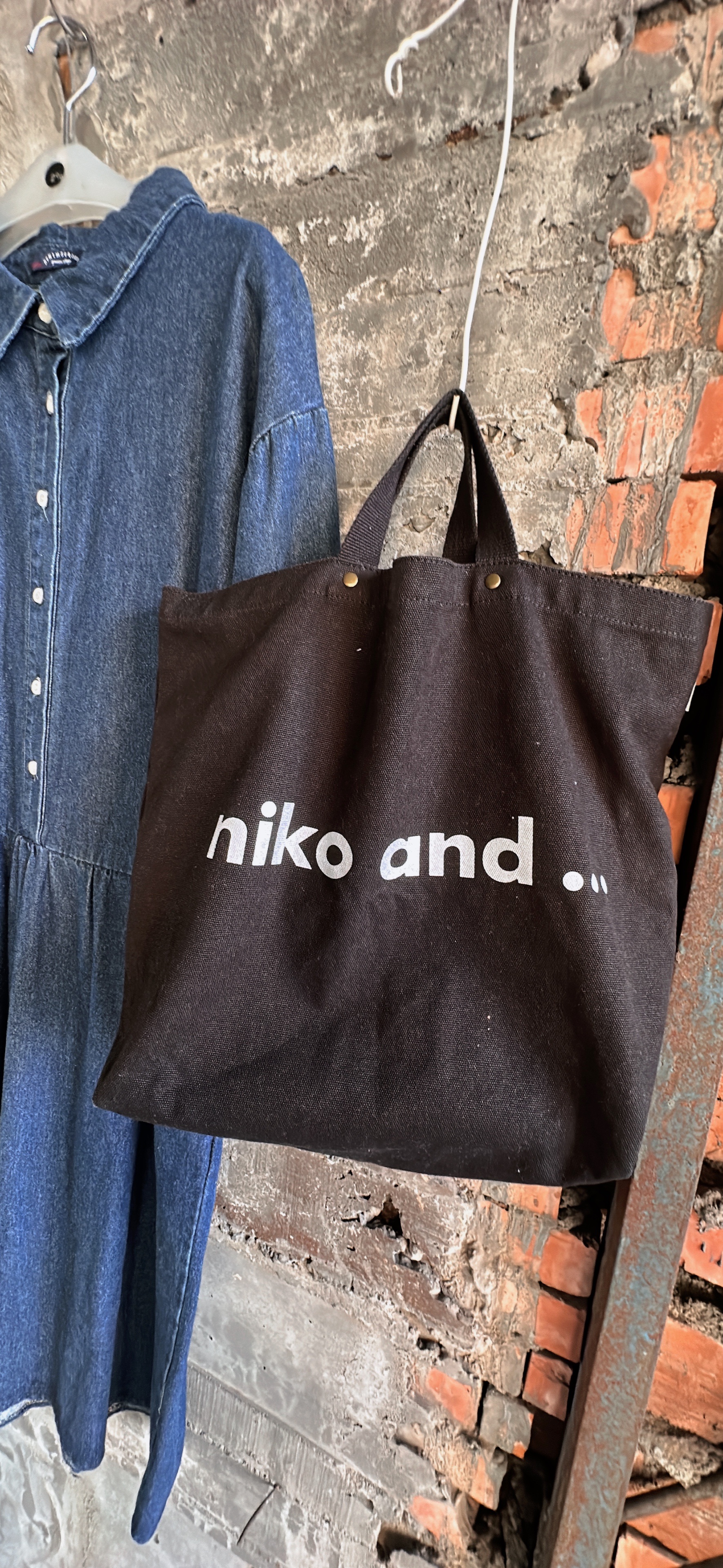 niko and....LOGO肩背斜背手提托特包（大）手提/可斜背