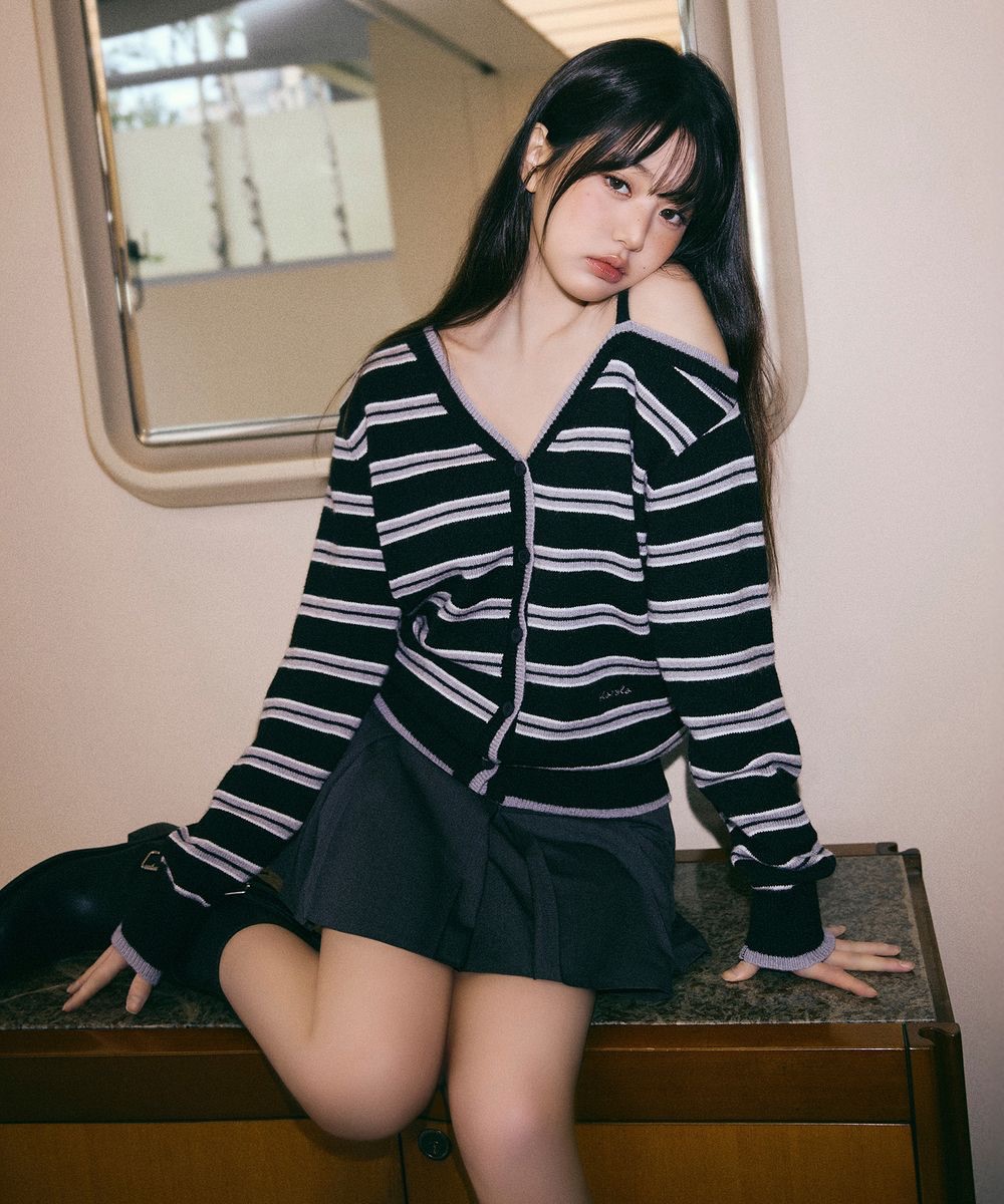 張員瑛同款 RolaRola ONE OFF SHOULDER STRIPE WOOL BLENDED CARDIGAN