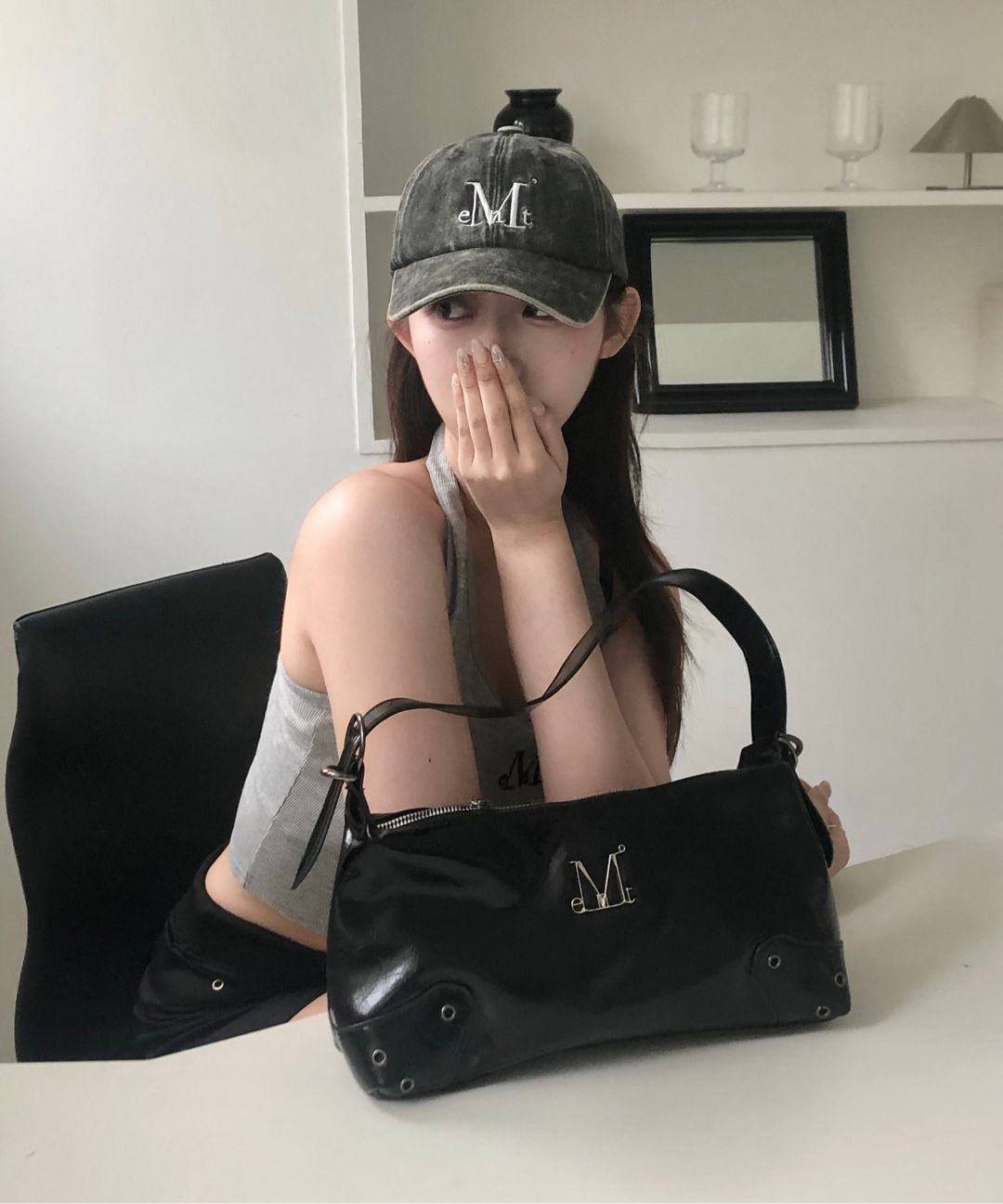 Mucent barb metal logo 2way eyelet cross bag 바브 메탈 로고 2웨이 아일