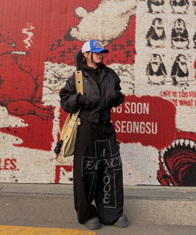 Fancyclub 十字架logo落地褲 프로스 밴드 스웻팬츠