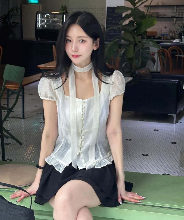 illigo 리본 타이 스퀘어넥 블라우스