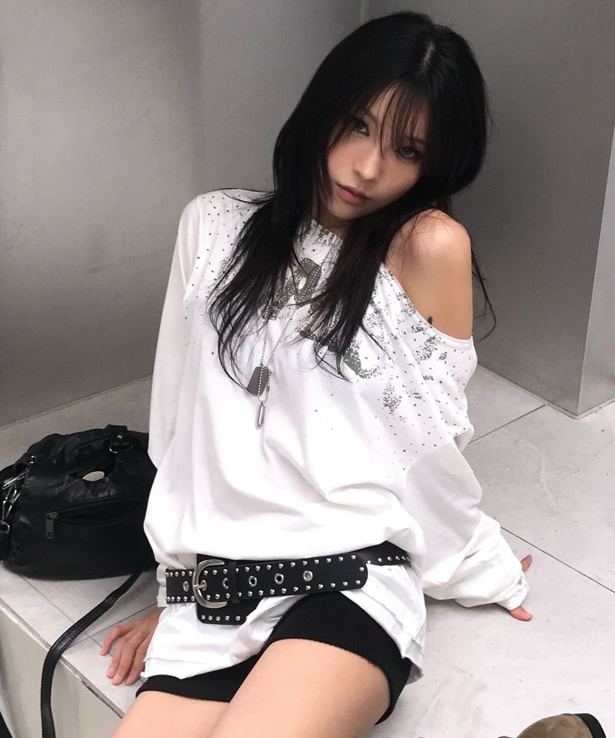 特價到8/19為止 THEVINYLHOUSE LOOSE FIT UNBALANCE LS TEE
