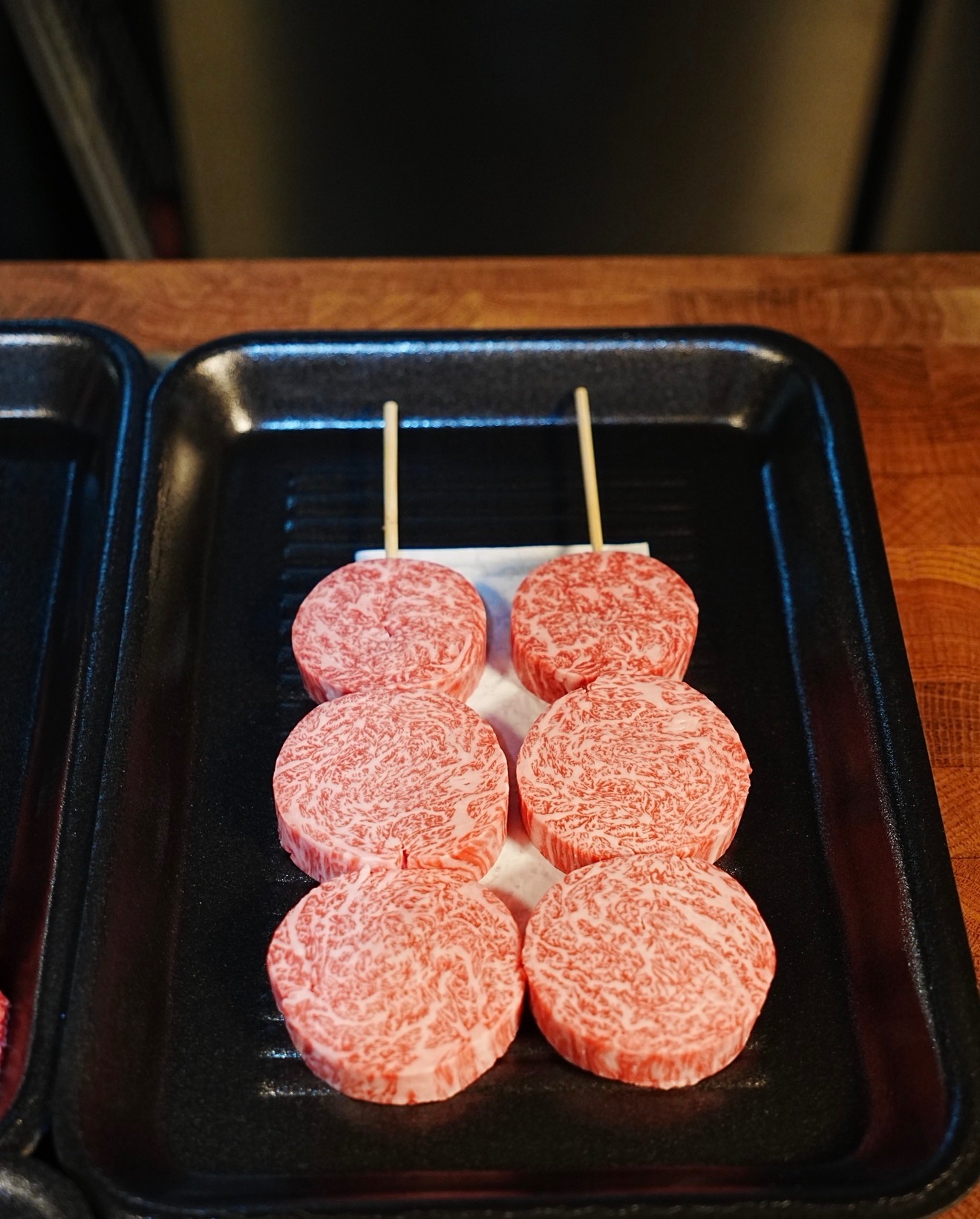 日本A5和牛後腰翼板棒棒糖（圖片是兩隻、1支100g）