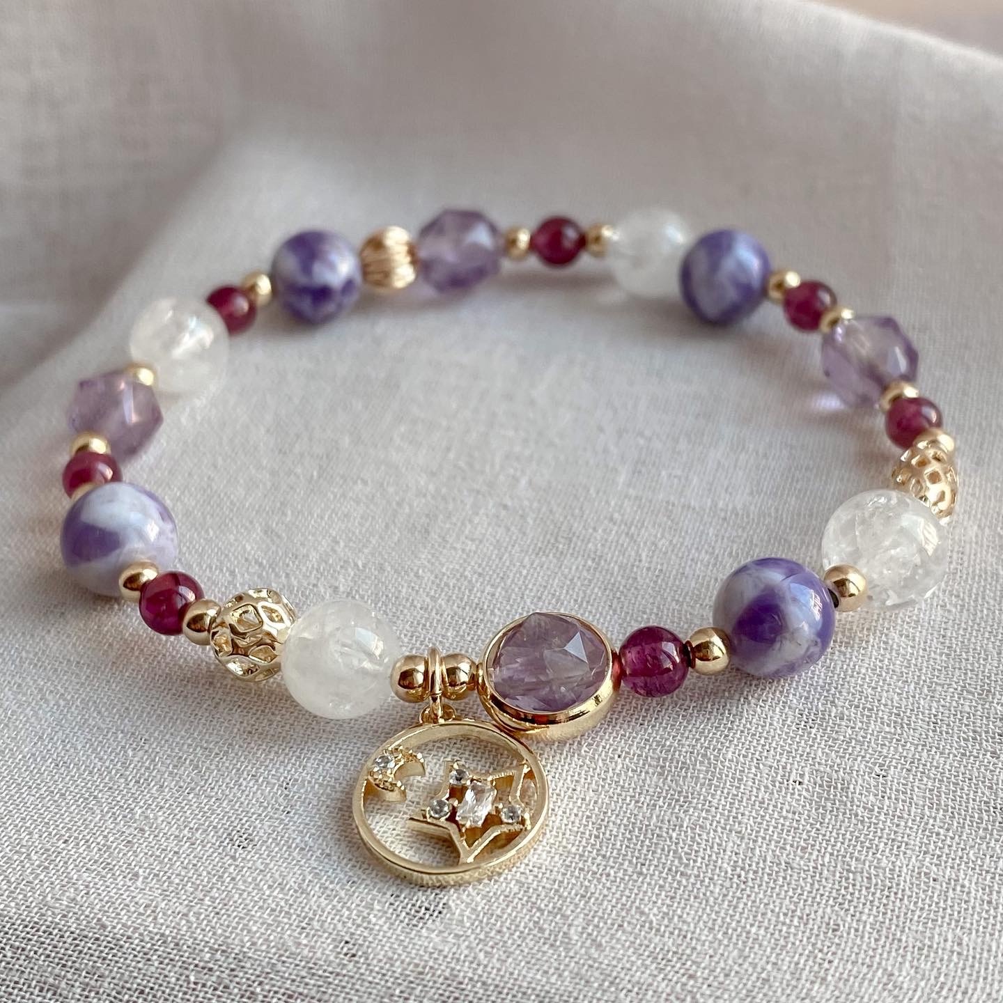 【女巫詠唱調】- 紫水晶紫玉晶石榴石白水晶手鏈
